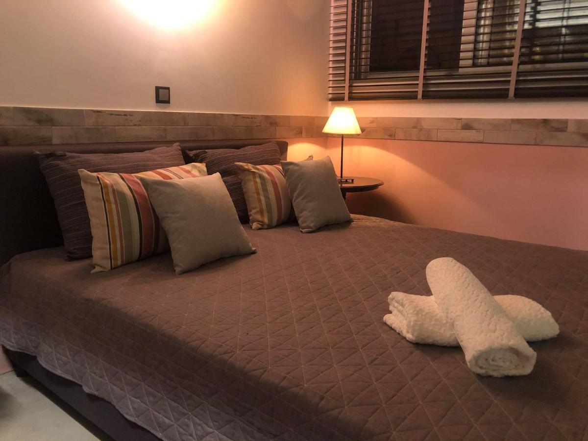 Amazing Semi-Basement Art Apartment Easy Walk To Nafplio Centre エクステリア 写真